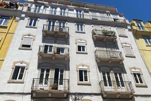 Apartment to rehabilitate in Graça