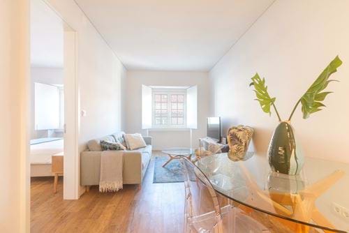 2 bedroom apartment as new between Chiado and Baixa