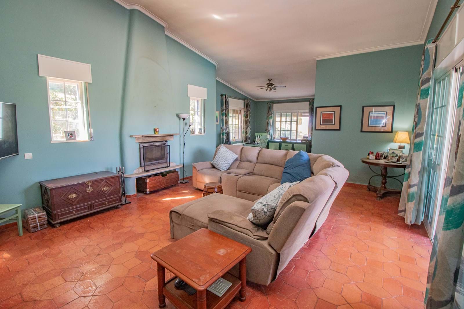 3 bed Villa For Sale in Almancil, Central Algarve - thumb 4