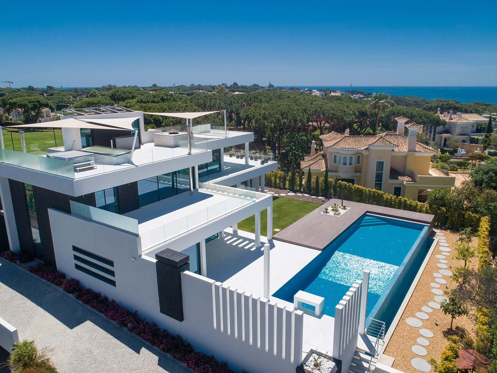 4 bed Villa For Sale in Vale do Lobo, Central Algarve - thumb 3