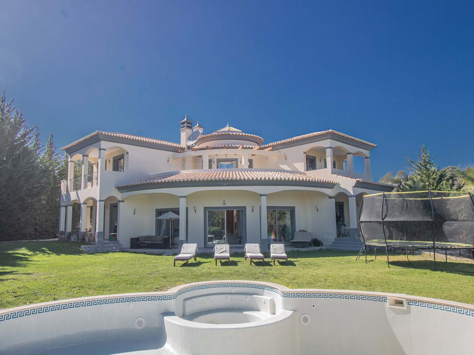 4 bed Villa For Sale in Loulé, Central Algarve - thumb 4