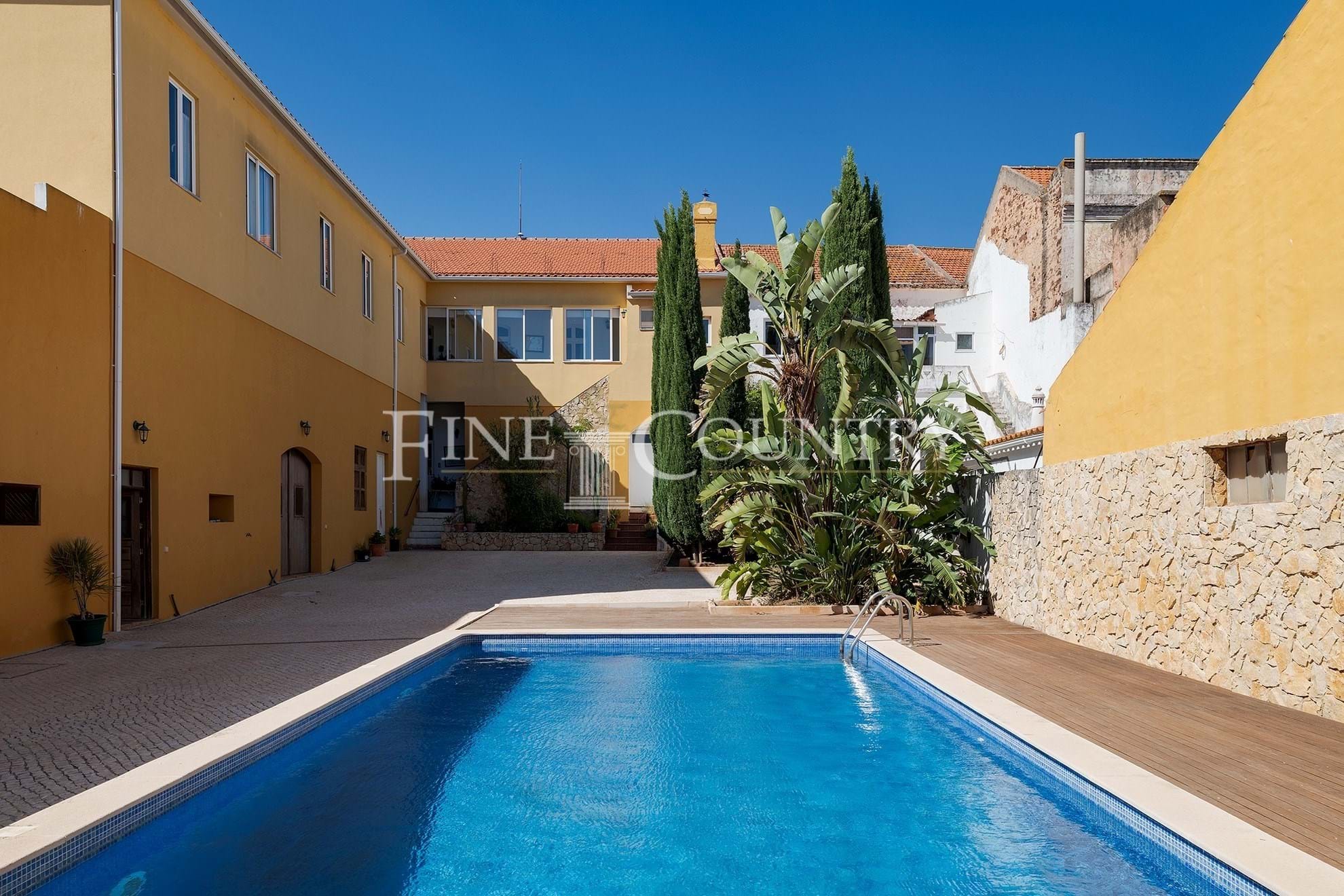 Silves - Historic 19-Room Property with Potential for Boutique Hotel Conversion Accommodation in Silves