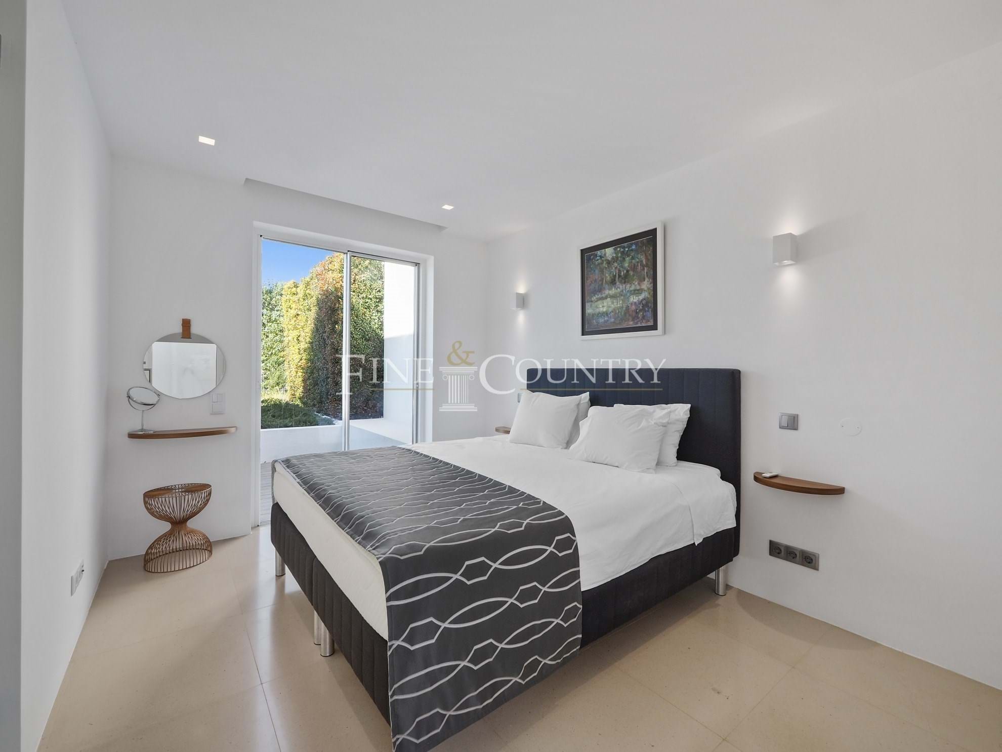 Photo of Carvoeiro - Contemporary 4-bedroom villa close to Carvoeiro