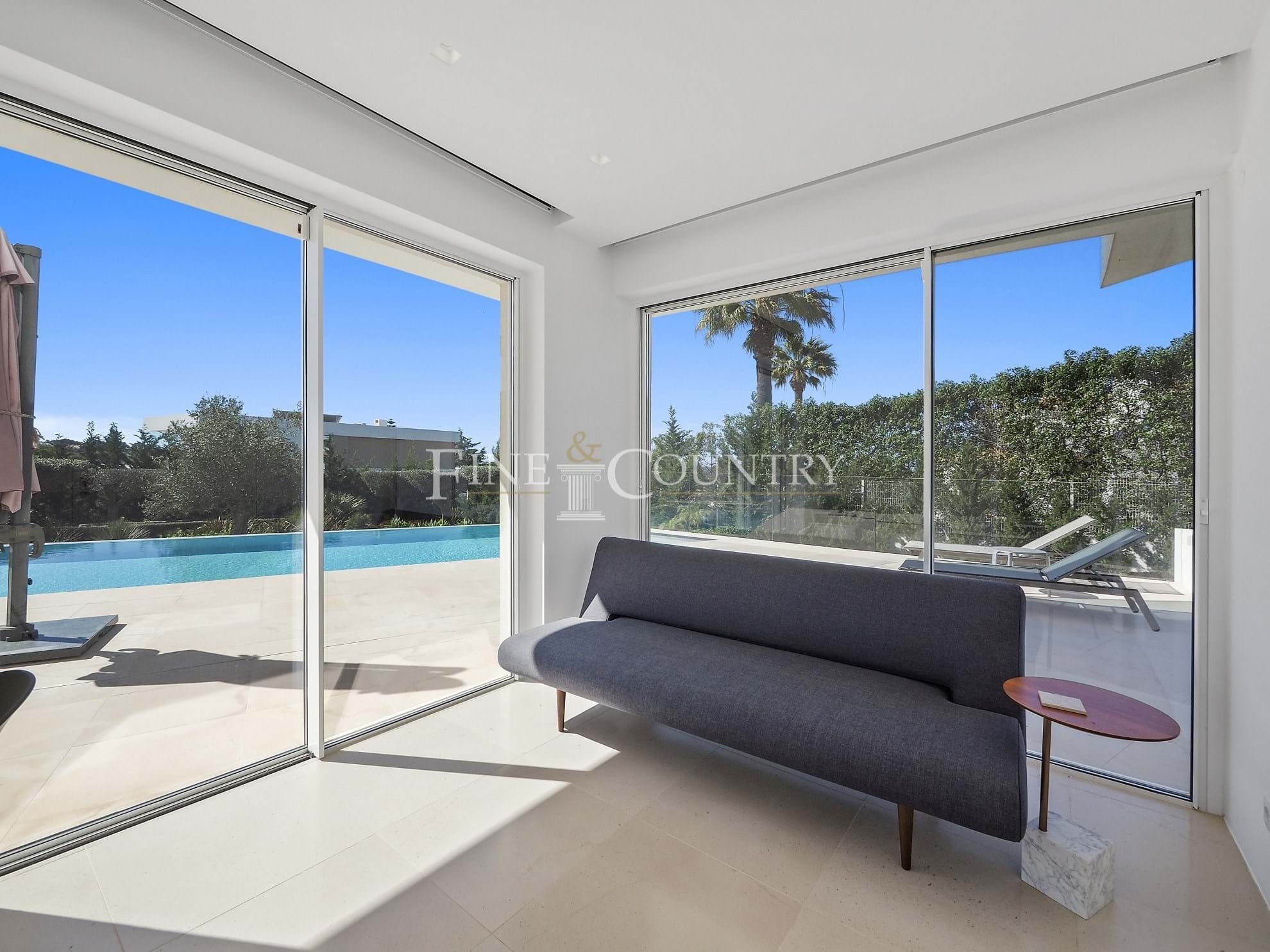 Photo of Carvoeiro - Contemporary 4-bedroom villa close to Carvoeiro