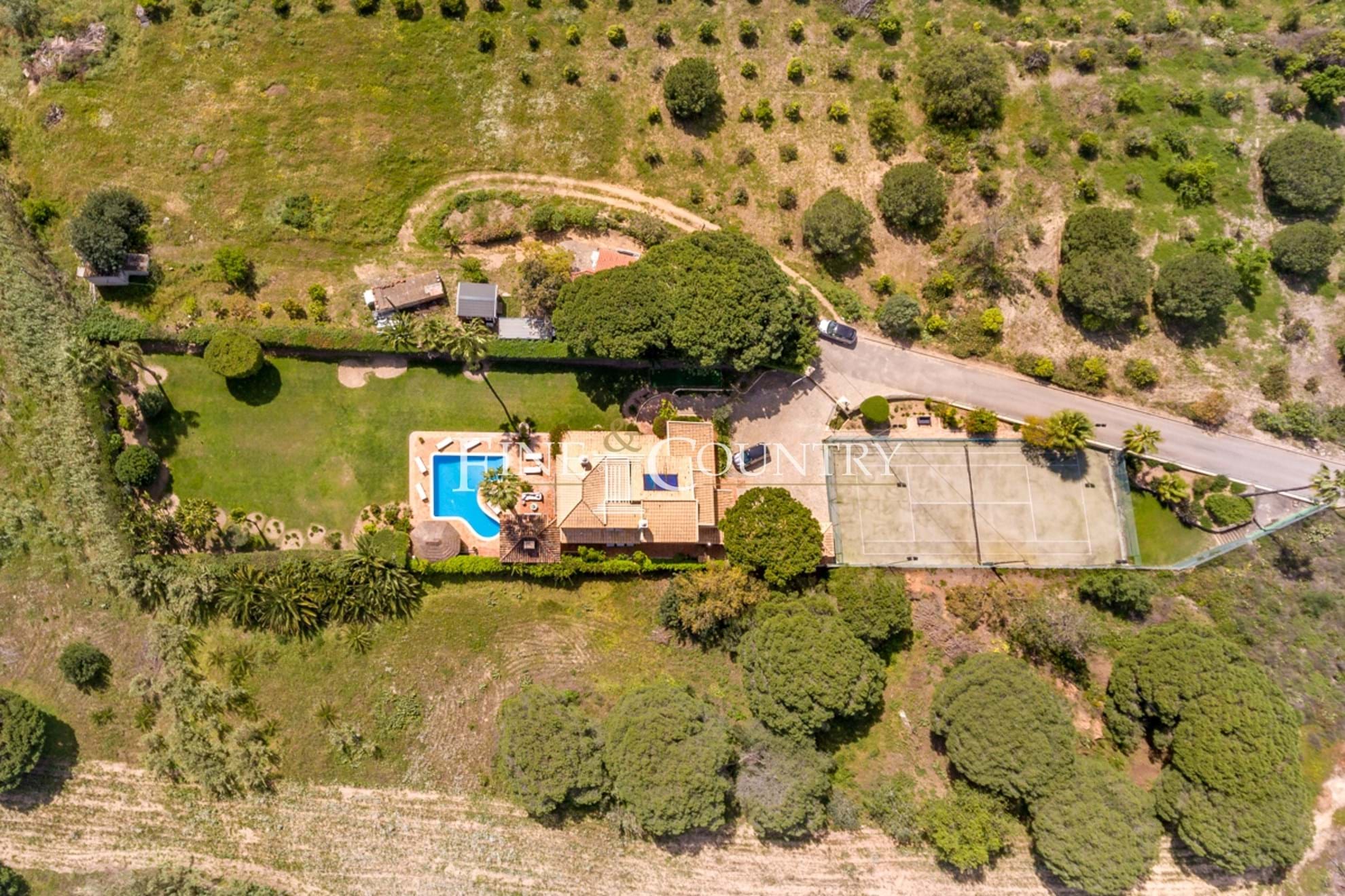 Photo of Almancil : Elegant 5-bedroom Villa near Vale do Lobo