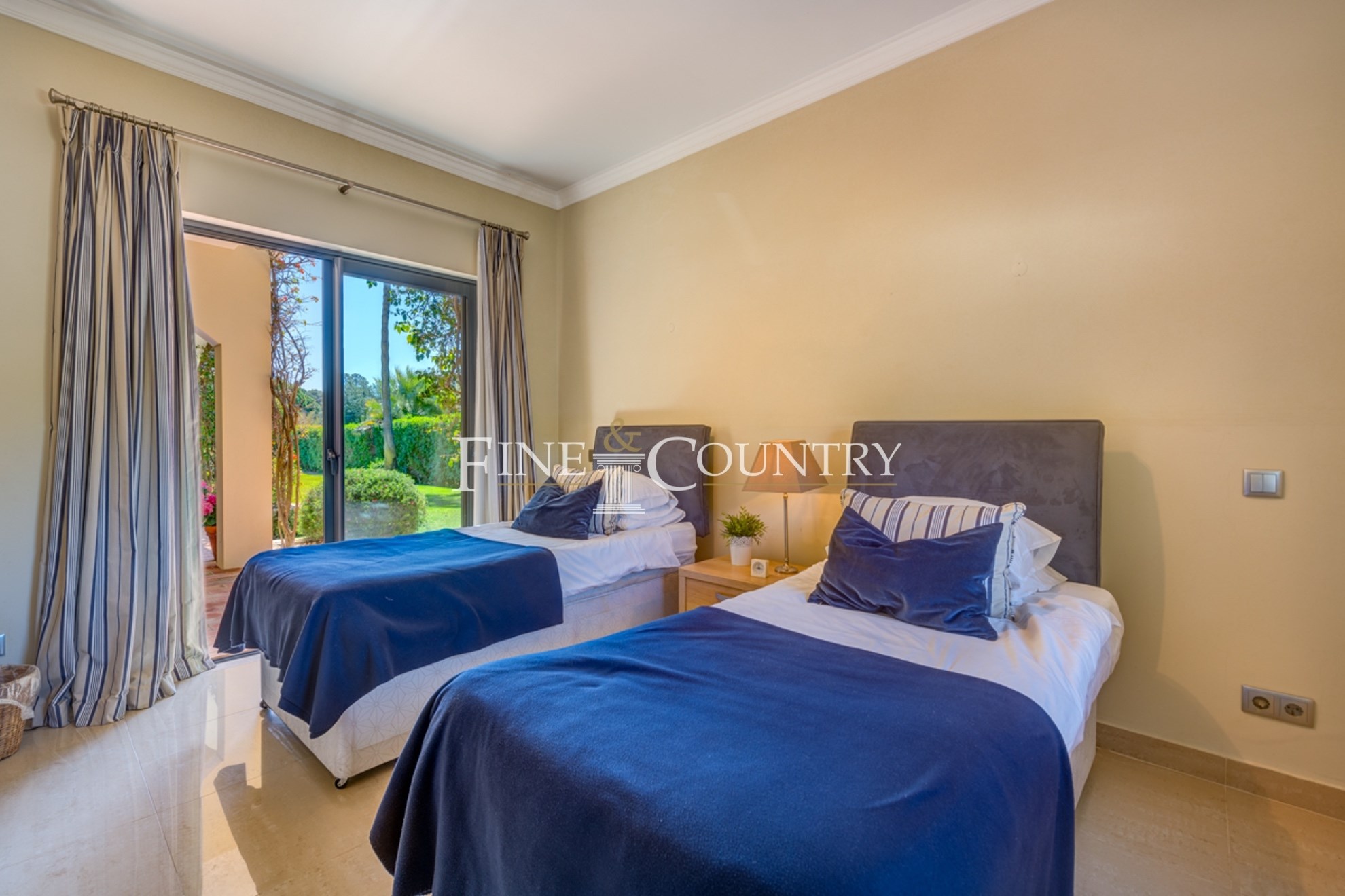 Photo of Almancil : Elegant 5-bedroom Villa near Vale do Lobo