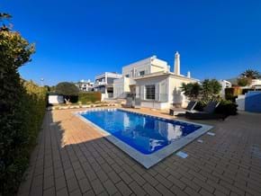 Vila Mirante Villa with private heatable pool