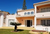 Luxury seafront Villa with direct access to the beach