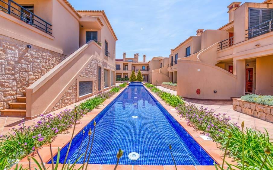 Jardim privado muito grande, piscina privada,Resort Mar da Luz,Piscina interior, ginásio, sauna e banho turco,Receção