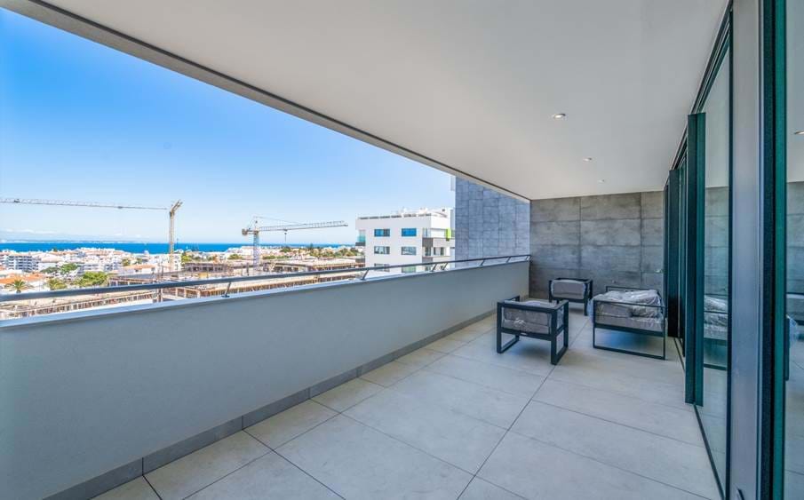 High quality finishes,short walking distance from the city center and the beach