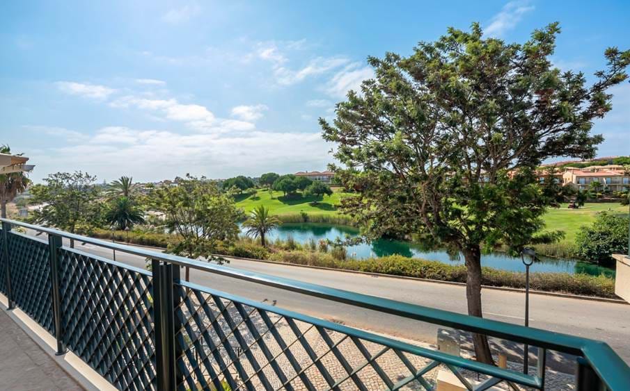 Boavista Golf Course,Beautiful views of golf and lake,Great location,Close to restaurants and supermarkets