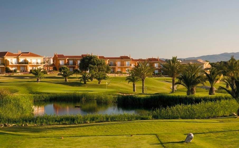 Boavista Golf,Beautiful views of golf and lake, great location, close to restaurants and supermarkets