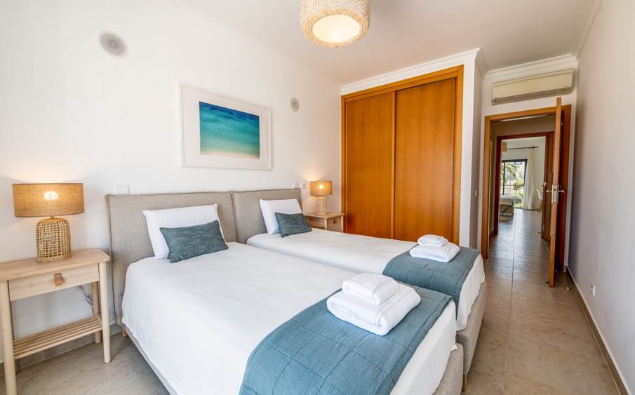 2 bedroom,Porto de Mós,apartment,new listing 2022,communal pool,WiFi,Lagos