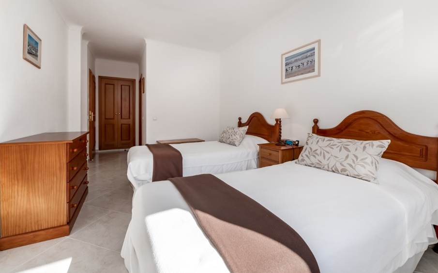 zwei Schlafzimmer, zwei Badezimmer, nach Südwesten ausgerichtete Terrasse, Porto Dona Maria, in der Nähe von Praia da Luz, in der Nähe von Burgau