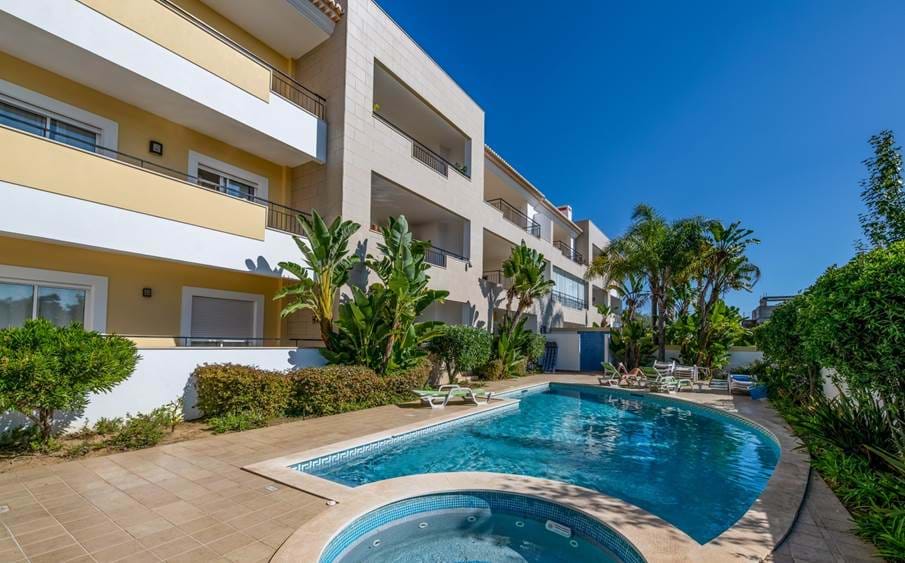 Shared pool,3 bedrooms,Ancora park,algarve holiday rentals,Algarve holidays ,holiday rentals lagos,holiday rentals lagos portugal