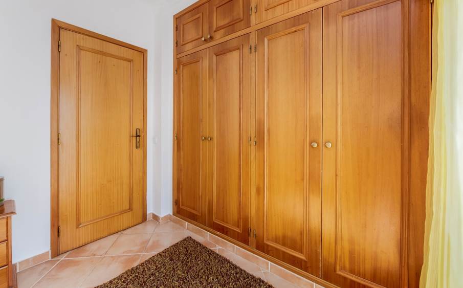 2 bedroom apartment for sale,Next to shops, supermarkets and restaurants,A few minutes walk from the beach and the city center