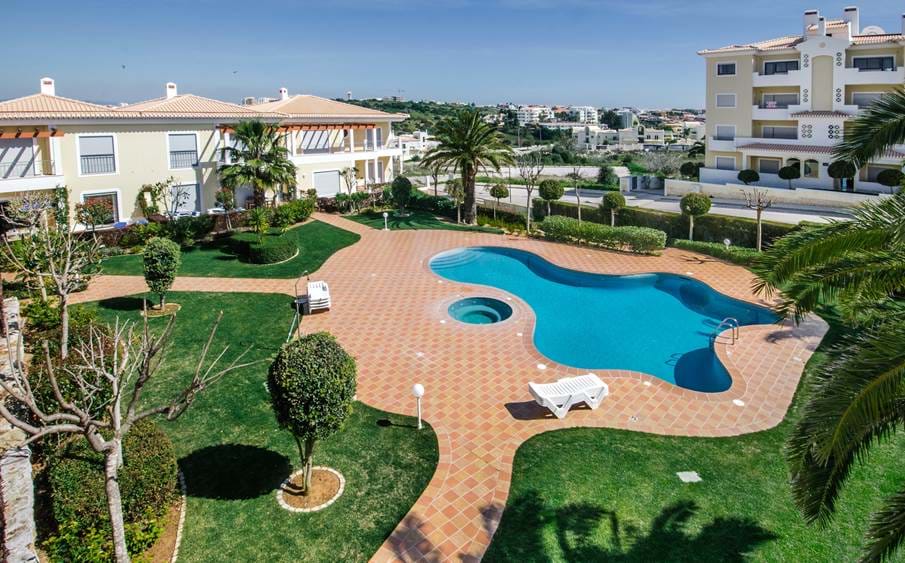 apartamentos t2 para venda em lagos,casas a venda lagos,apartamentos no Algarve perto da praia,apartamento t2 com piscina algarve