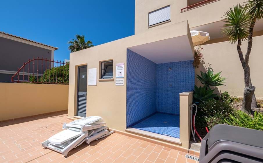 2 bedroom,communal pool,wi-fi,eclectic style,air con