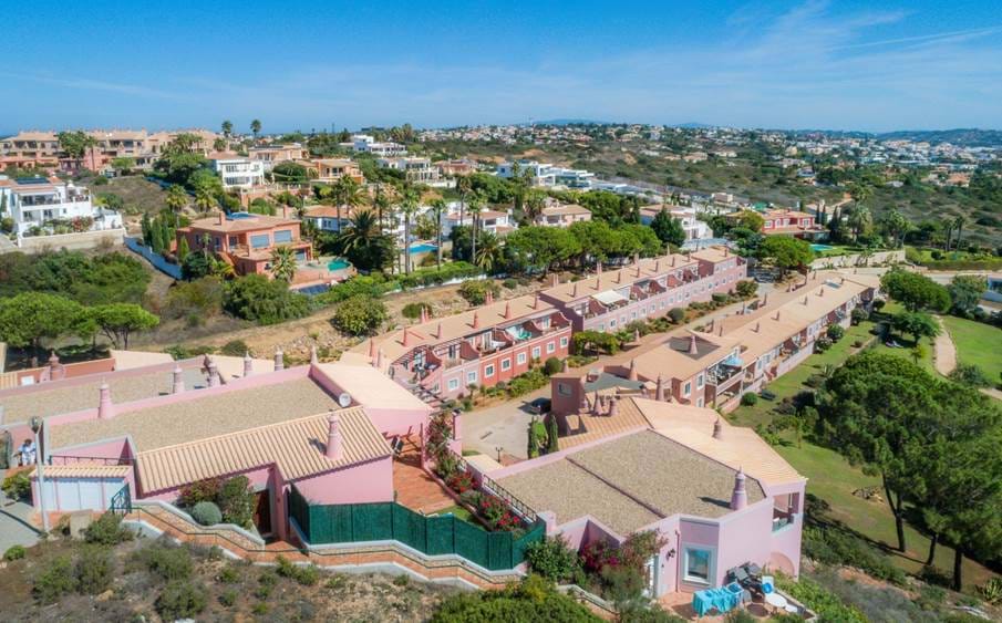 south facing terrace,Porto dona Maria,Near Praia da Luz  Burgau,Central heating,Fully Refubished,two bed two bath,sold fully furnished