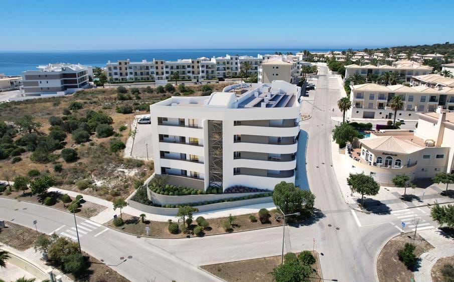 Ótima localização,Junto à praia,Piscina,Acabamentos de qualidade,Conclusão prevista para abril de 2025,Em fase de construção