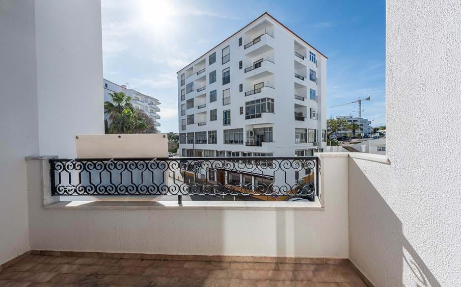 3 bedrooms,3 balconies,All day sun,Within walking distance of downtown and beaches