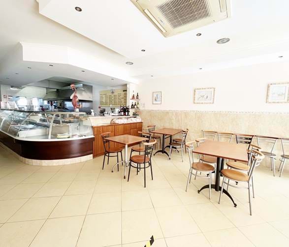 Restaurant with excellent location in Lagos