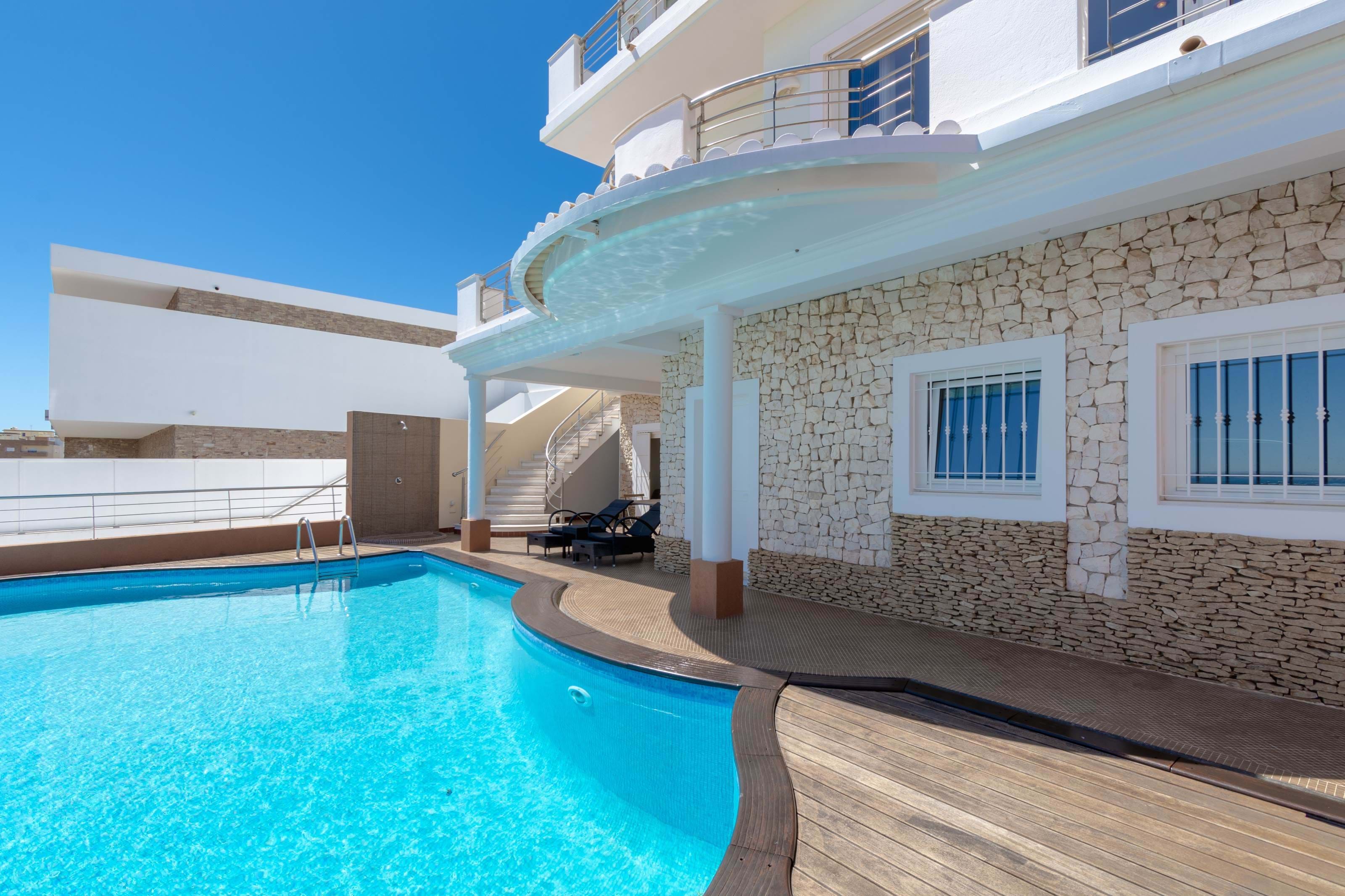 Excellent villa with swimming pool and sea view in Lagos