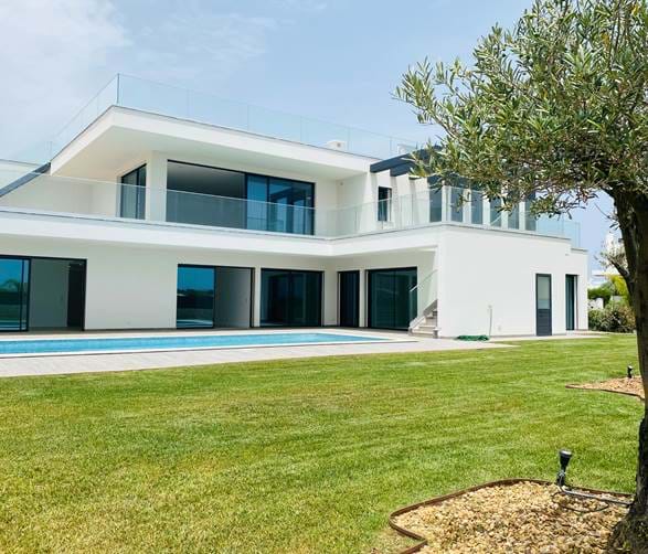 Ultramodern mansion, contemporary and ultra luxurious style in Ferragudo.