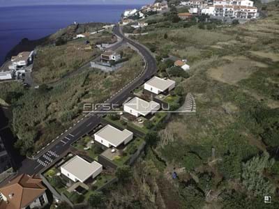 Land with 545 m2