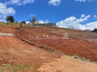Land with 1640sqm