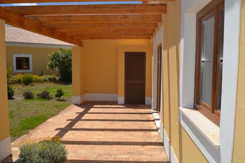 Burgau – Porto D. Maria – Lovely villa 2+1 bedrooms and 2 bathroom property in stunning urbanization by the ocean.  