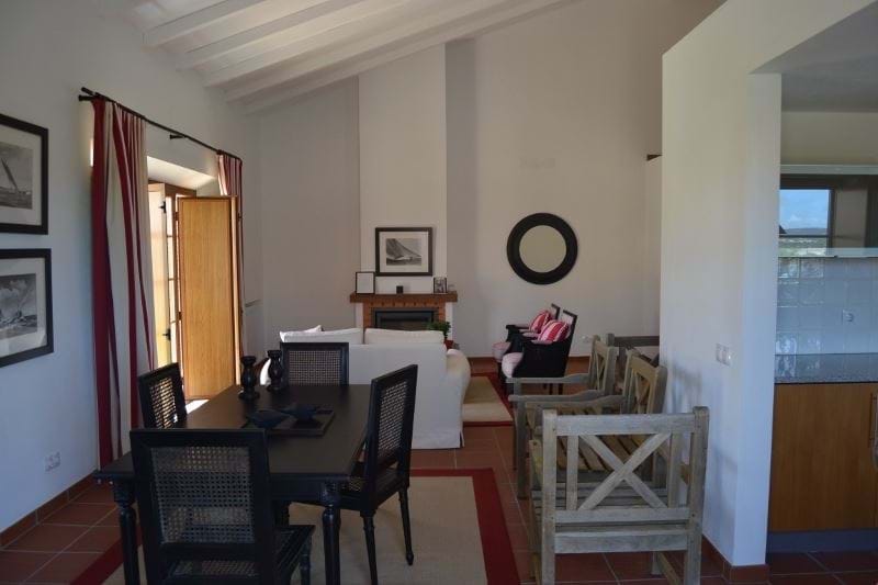 Burgau – Porto D. Maria – Lovely villa 2+1 bedrooms and 2 bathroom property in stunning urbanization by the ocean.  