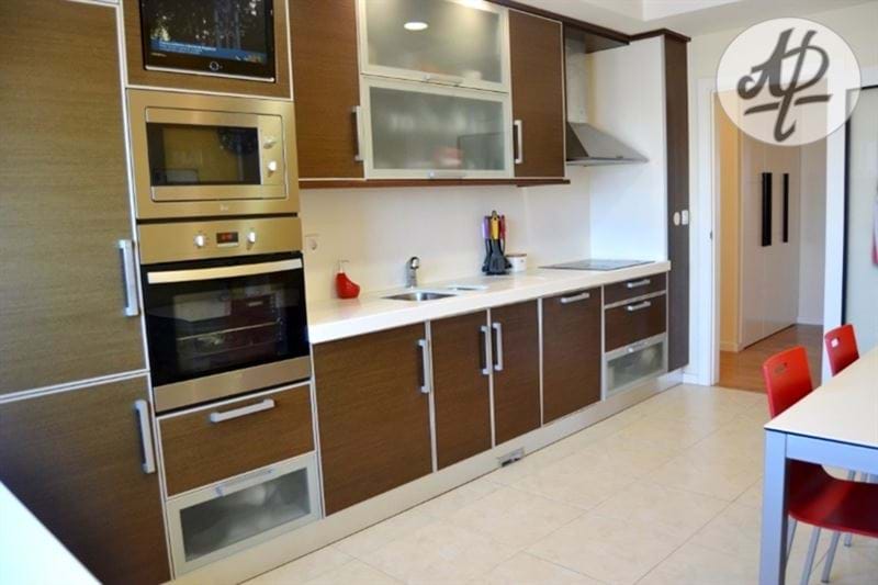  Portimão – Good location – Spacious & Modern !! Top floor 3 bedrooms apartment fully furnished and equipped with views over the city.