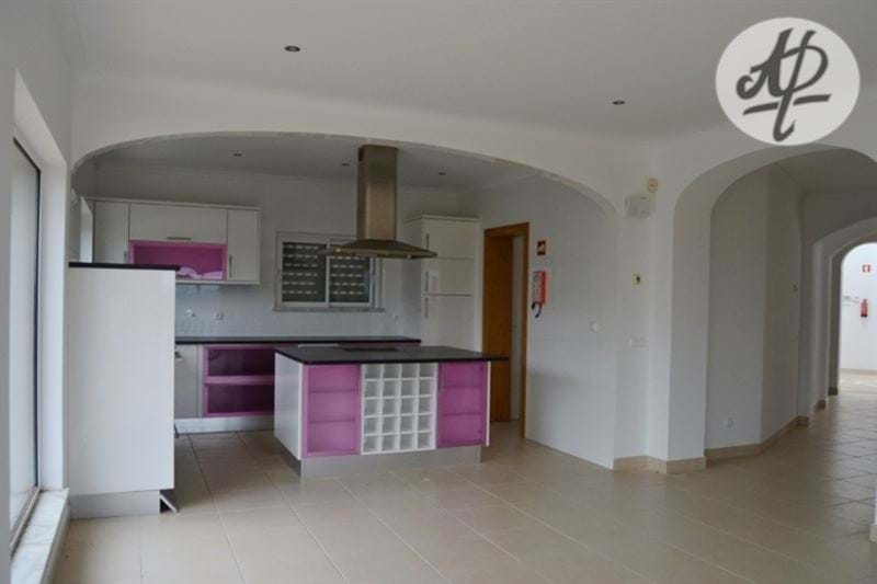 Budens – Quinta Santo António – bank reposition  Lovely Villa in Golf Resort. Very quiet and peaceful area to live!