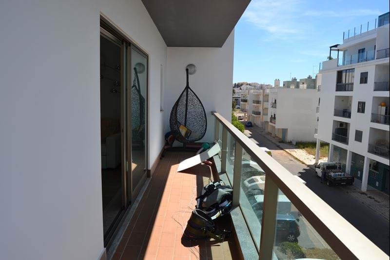 Ideal for young people!!   Lagos –Meia-Praia –Modern and well decorated T1 + 1 mezzanine apartment with communal swimming pool, indoor heated pool and health club, close to the Marina, beach and city!