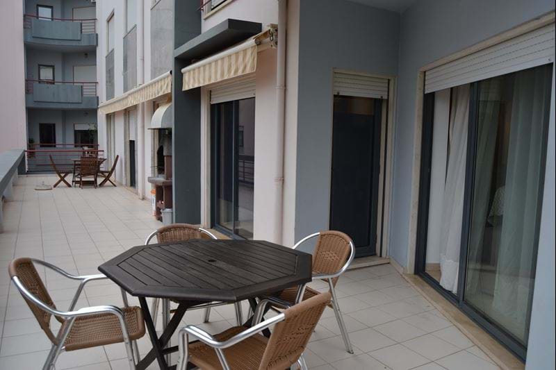 Lagos - Close to the city center! Massive 3 bedroom apartment only 1 minute walk  from the town center, within walking distance to the Marina and  the beach 