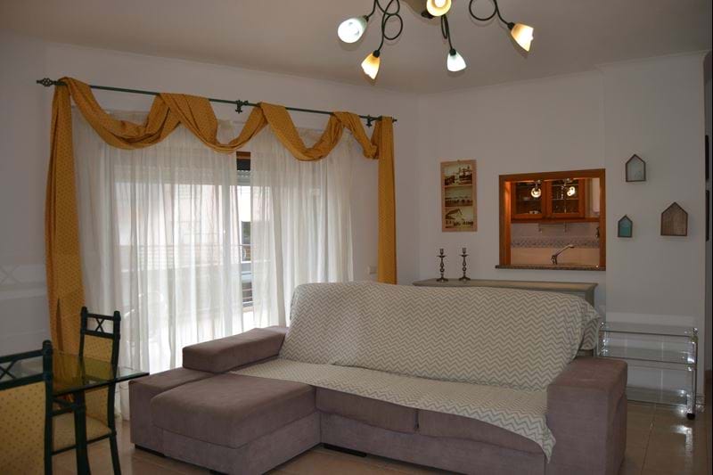 Lagos - Close to the city center! Massive 3 bedroom apartment only 1 minute walk  from the town center, within walking distance to the Marina and  the beach 