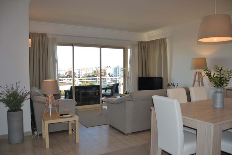 Lagos - 2 bedroom and 2 bathroom apartment with pool with good views of the city and sea! Large covered balcony!