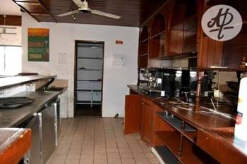 Restaurant with excellent location! Situated between Lagos and Praia da Luz. Busy pedestal area! 