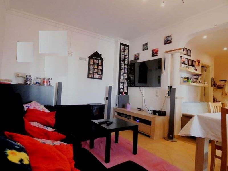 Spacious 2 bedrooms Apartment with parking space and private storage. Great views!