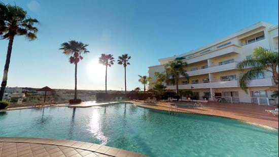 Appartement 1 chambre avec piscine commune et beaux jardins, près de la magnifique plage de Porto de Mós.
