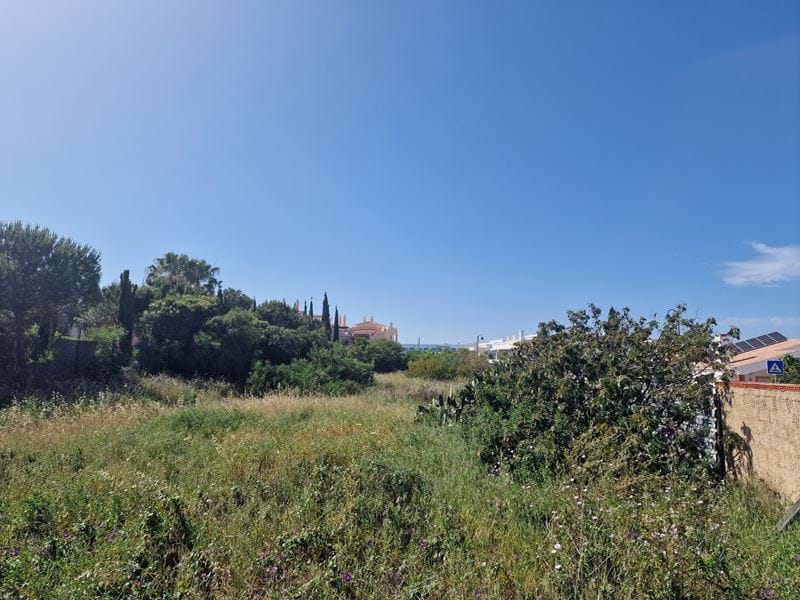 Plot of land for construction of 1 villa with 2 floors and basement, with 2 parking spaces and swimming pool for sale in Ponta da Piedade - Lagos!