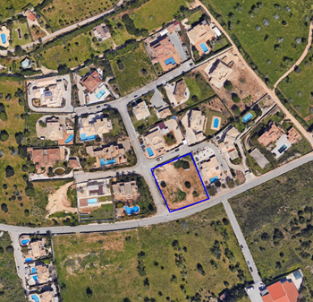 HUGE urban plot to build 1 detached villa near the Boavista Golf course, Lagos city center and all amenities! For sale in Lagos - Algarve