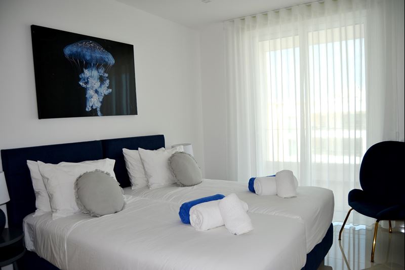 Luxurious & spacious3 bedroom apartment with pool, with open  and panoramic views to the Marina and city, in a private complex! For sale in Lagos - Algarve