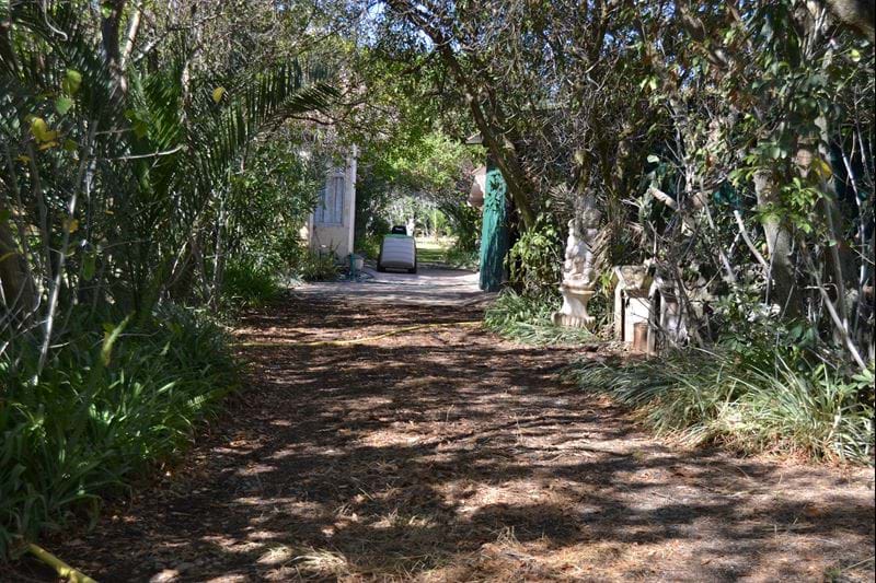 Ferme rustique à la campagne avec un beau jardin et des améliorations à vendre à Bensafrim 