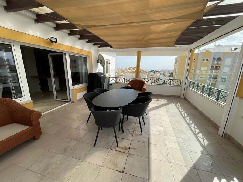 Stunning 3 bedrooms Penthouse with panoramic views from Lagos  for sale in Lagos