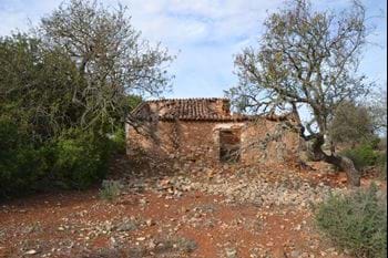 Huge Plot of land in countryside with 2 ruins to rebuild for sale in Odiaxere!
