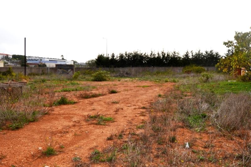 Plot highly recommended for building your dream house in a quiet area and within walking distance to the beach of “Praia da Luz”! For sale in Algarve.
