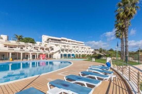 Apartment with 2 bedrooms, 1 bathroom and communal pool.  Walking to the beach and to all amenities! Balcony with sea view!