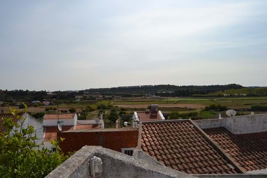 Moradia tradicional portuguesa pronta para renovar localizada num local calmo para venda no Algarve